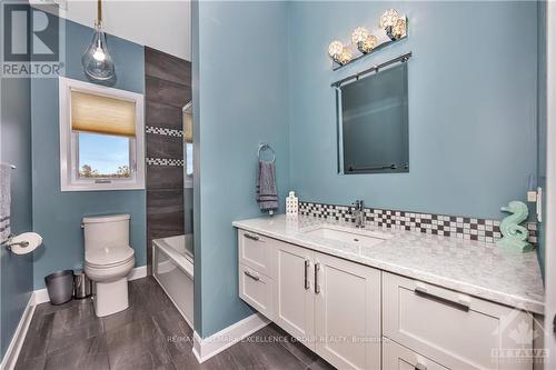 2309 Principale Street, Alfred And Plantagenet, ON - Indoor Photo Showing Bathroom