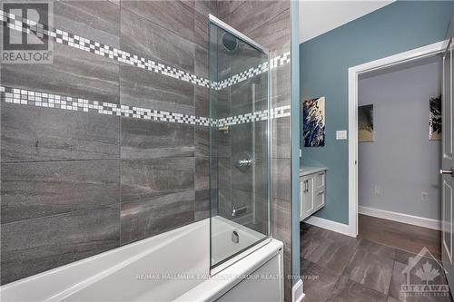 2309 Principale Street, Alfred And Plantagenet, ON - Indoor Photo Showing Bathroom