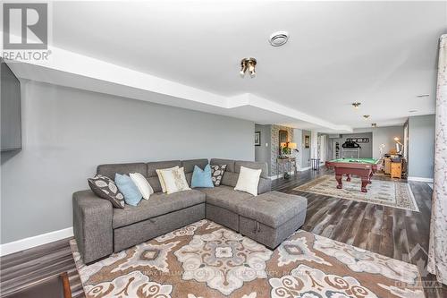 2309 Principale Street, Alfred And Plantagenet, ON - Indoor Photo Showing Living Room