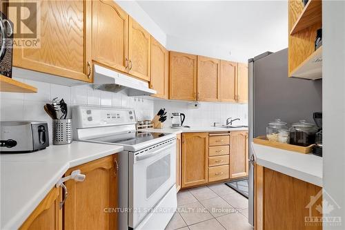 5988 Red Willow Drive, Ottawa, ON - Indoor Photo Showing Kitchen