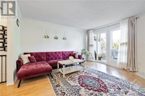 5988 Red Willow Drive, Ottawa, ON - Indoor Photo Showing Living Room