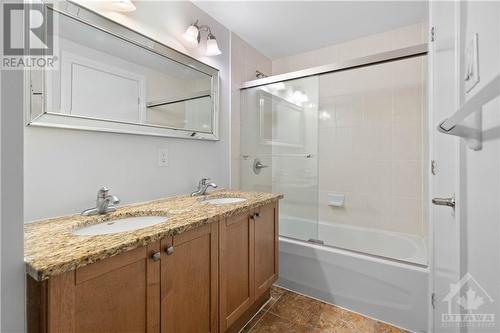 323 Winona Avenue Unit#103, Ottawa, ON - Indoor Photo Showing Bathroom