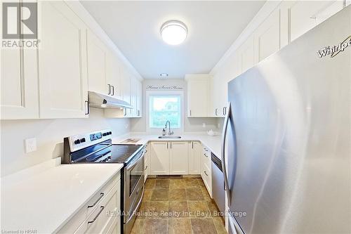 117 Tuyll Street, Bluewater (Bayfield), ON - Indoor Photo Showing Kitchen