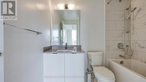 801 - 202 Burnhamthorpe Road E, Mississauga, ON - Indoor Photo Showing Bathroom