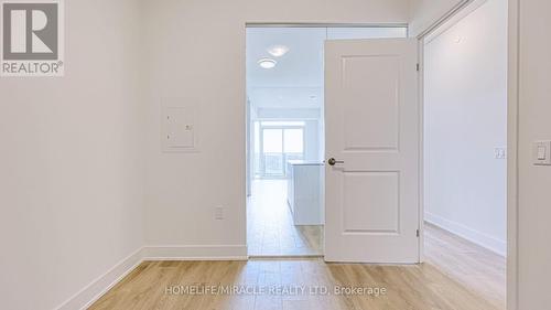 801 - 202 Burnhamthorpe Road E, Mississauga, ON - Indoor Photo Showing Other Room