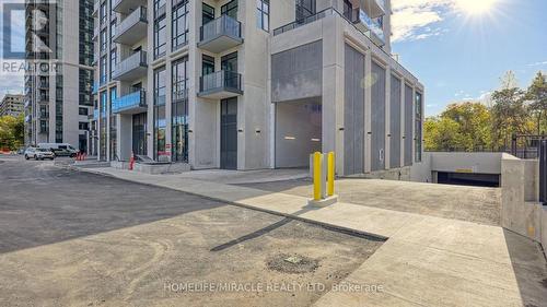 801 - 202 Burnhamthorpe Road E, Mississauga, ON - Outdoor With Balcony With Facade