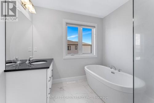 3860 Big Leaf Trail, London, ON - Indoor Photo Showing Bathroom