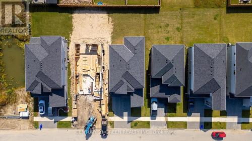 3860 Big Leaf Trail, London, ON - Outdoor With Facade