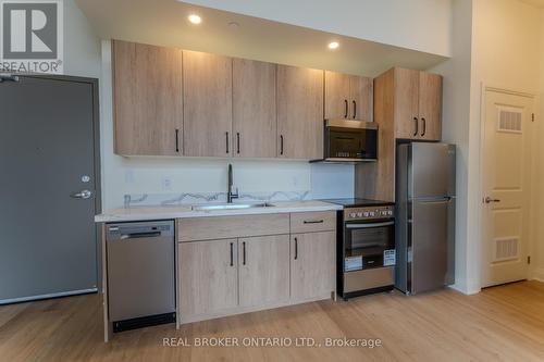 504 - 11 Robert Street, Hamilton, ON - Indoor Photo Showing Kitchen