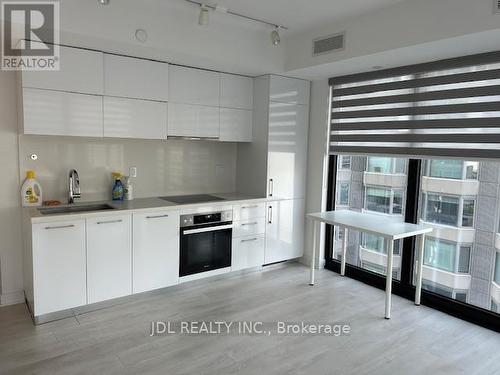 1202 - 188 Cumberland Street, Toronto, ON - Indoor Photo Showing Kitchen