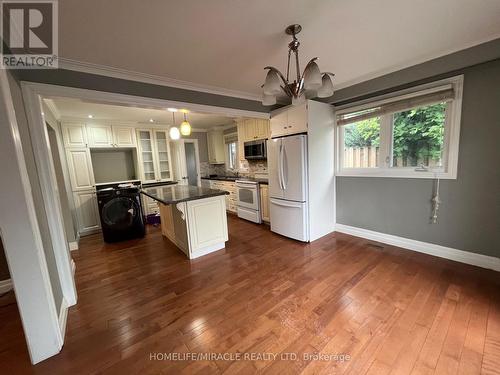 26 Caldwell Crescent, Brampton, ON - Indoor Photo Showing Kitchen