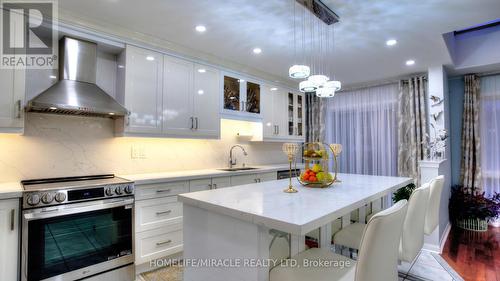 93 Narrow Valley Crescent, Brampton, ON - Indoor Photo Showing Kitchen With Upgraded Kitchen