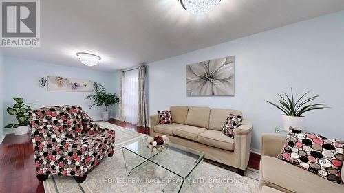 93 Narrow Valley Crescent, Brampton, ON - Indoor Photo Showing Living Room