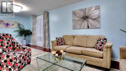 93 Narrow Valley Crescent, Brampton, ON - Indoor Photo Showing Living Room