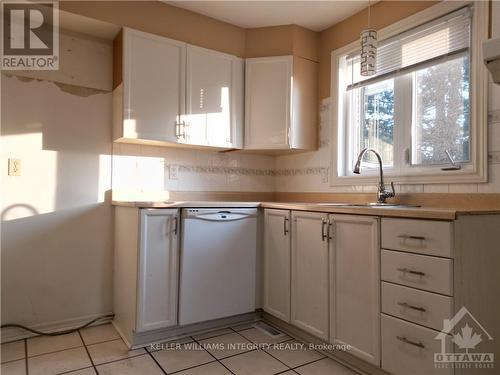 1664 Rodin Way, Ottawa, ON - Indoor Photo Showing Kitchen