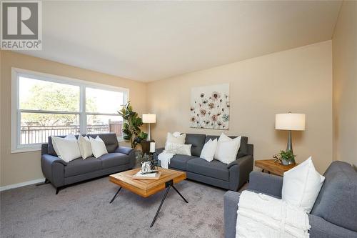 834 Exmouth Street Unit# 21, Sarnia, ON - Indoor Photo Showing Living Room