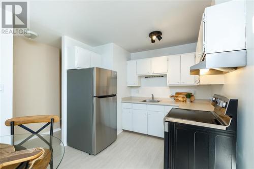 834 Exmouth Street Unit# 21, Sarnia, ON - Indoor Photo Showing Kitchen