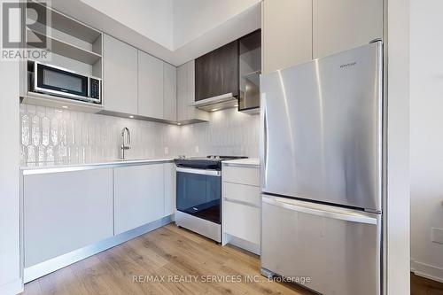 138 - 3020 Trailside Drive, Oakville, ON - Indoor Photo Showing Kitchen With Stainless Steel Kitchen With Upgraded Kitchen