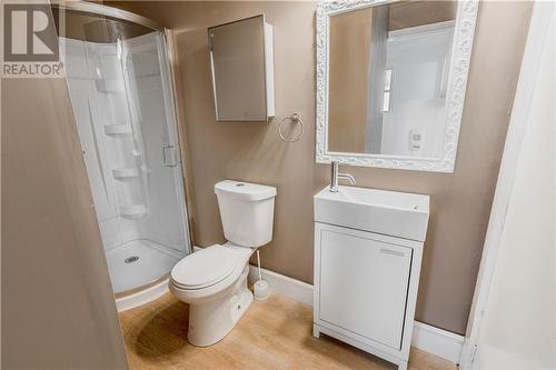 126 Eighth Street, Cornwall, ON - Indoor Photo Showing Bathroom