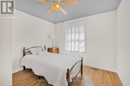 6 Golf View Drive, Brampton, ON - Indoor Photo Showing Bedroom