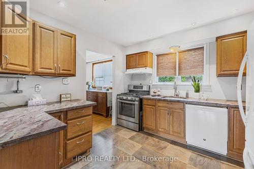 6 Golf View Drive, Brampton, ON - Indoor Photo Showing Kitchen