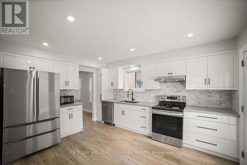 Upper - 26 Newman Court, Brampton, ON - Indoor Photo Showing Kitchen With Stainless Steel Kitchen With Upgraded Kitchen