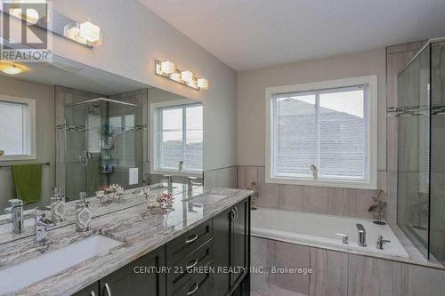 1221 Gough Road, London, ON - Indoor Photo Showing Bathroom