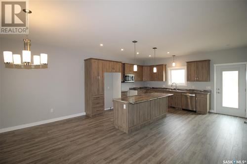 154 Heritage Landing Crescent, Battleford, SK - Indoor Photo Showing Kitchen