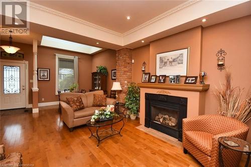 152 Homewood Avenue, Hamilton, ON - Indoor Photo Showing Living Room With Fireplace