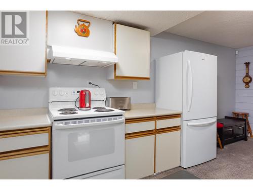 1269 Lund Road, Kelowna, BC - Indoor Photo Showing Kitchen