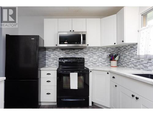 1269 Lund Road, Kelowna, BC - Indoor Photo Showing Kitchen