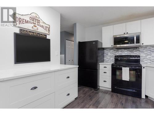 1269 Lund Road, Kelowna, BC - Indoor Photo Showing Kitchen