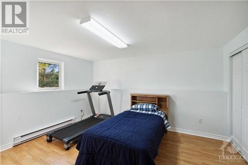 8408 Victoria Street, Metcalfe, ON - Indoor Photo Showing Bedroom