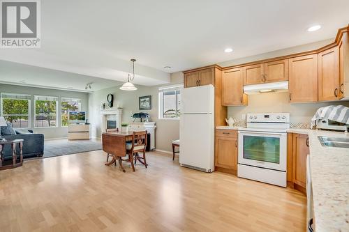 4275 Simeon Court, Kelowna, BC - Indoor Photo Showing Kitchen With Double Sink