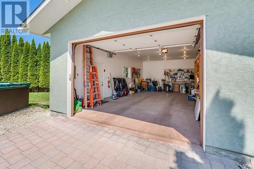 4275 Simeon Court, Kelowna, BC - Indoor Photo Showing Other Room