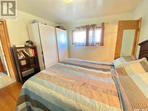 4 1St Street, Tompkins, SK - Indoor Photo Showing Bedroom