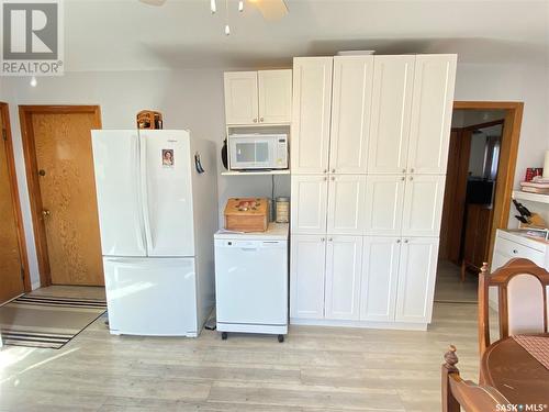 4 1St Street, Tompkins, SK - Indoor Photo Showing Laundry Room