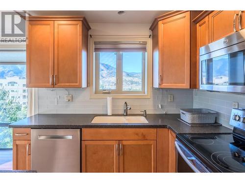 2125 Atkinson Street Unit# 805, Penticton, BC - Indoor Photo Showing Kitchen