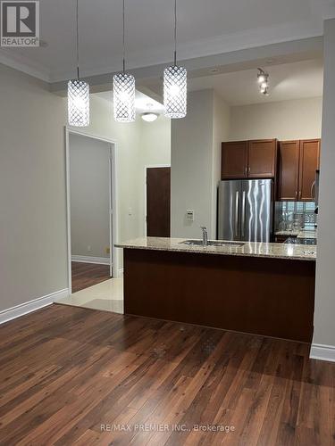 102 - 88 Promenade Circle, Vaughan, ON - Indoor Photo Showing Kitchen