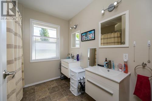 1869 Kenwood Street, Prince George, BC - Indoor Photo Showing Bathroom