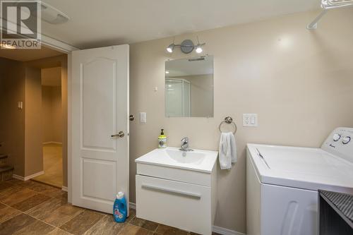 1869 Kenwood Street, Prince George, BC - Indoor Photo Showing Laundry Room