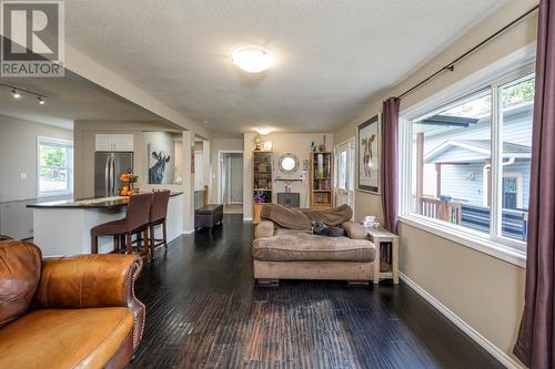 1869 Kenwood Street, Prince George, BC - Indoor Photo Showing Living Room