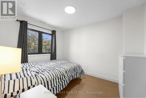 110 Avondale Street, Hamilton, ON - Indoor Photo Showing Bedroom