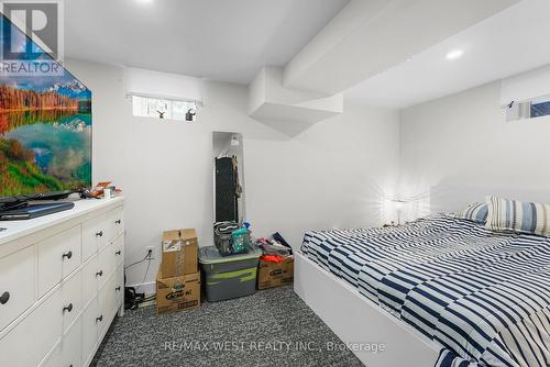 110 Avondale Street, Hamilton, ON - Indoor Photo Showing Bedroom