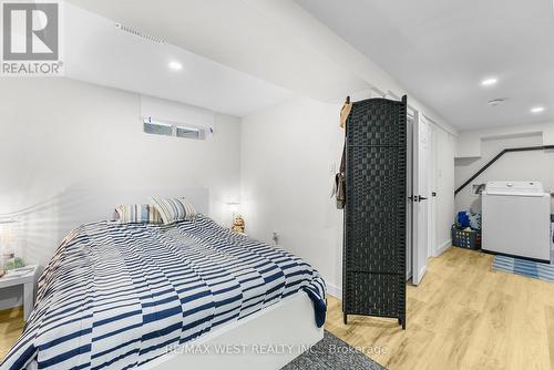 110 Avondale Street, Hamilton, ON - Indoor Photo Showing Bedroom