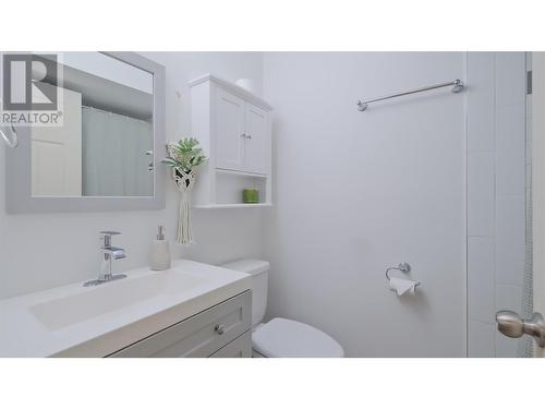 2724 Riffington Place, West Kelowna, BC - Indoor Photo Showing Bathroom