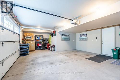 27 Willow Bank Common, St. Catharines, ON - Indoor Photo Showing Garage