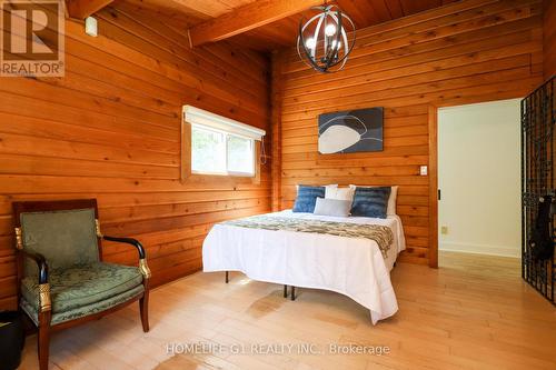 18917 Centreville Creek Road, Caledon, ON - Indoor Photo Showing Bedroom