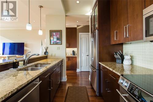 201 Front Street North Unit# 604, Sarnia, ON - Indoor Photo Showing Kitchen With Double Sink With Upgraded Kitchen