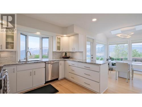 118 Sumac Ridge Drive, Summerland, BC - Indoor Photo Showing Kitchen With Upgraded Kitchen